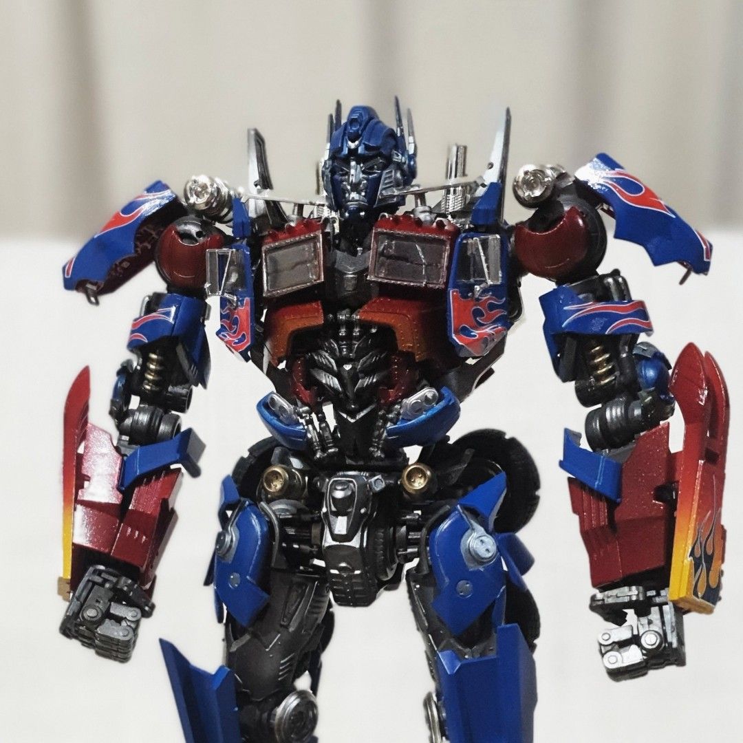 DMK Optimus Prime Transformers DOTM (Category: Action & Battle Toys) located in Las Pinas. Submitted by toycollectingr27 (Listing ID 1372488323, Image 1). Description: Complete with box Spruce Manual Original Takara Airbrushed Painted Water slides applied. Nothing glued Complete parts As posted. Actual pictures. Paki Youtube nlng details.. 5k Gcash/LBC Lala Pay before you book..