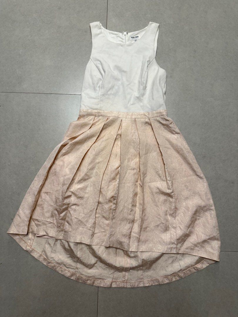 Ever New Sleeveless Dress (Category: Dresses) located in Rizal. Submitted by eunbo (Listing ID 1372602168, Image 1). Description: length 40’’.