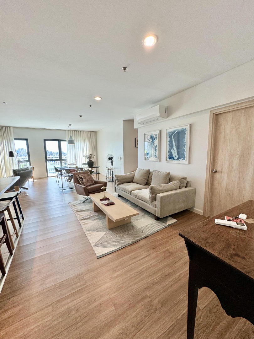 (Category: ) located in . Submitted by REMAXCapital (Listing ID 1372489826, Image 1). Description: .