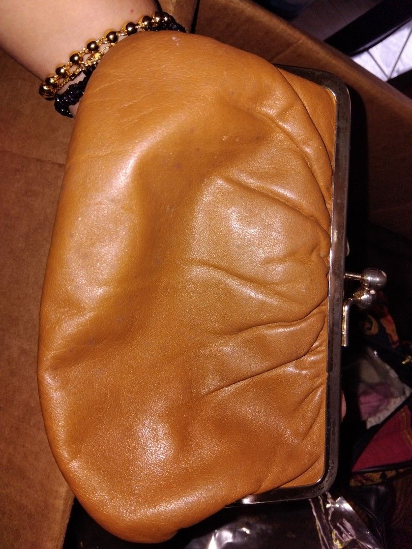 Genuine Leather Kisslock (Category: Clutches) located in Mandaue City. Submitted by vlard21 (Listing ID 1372496003, Image 2). Description: .