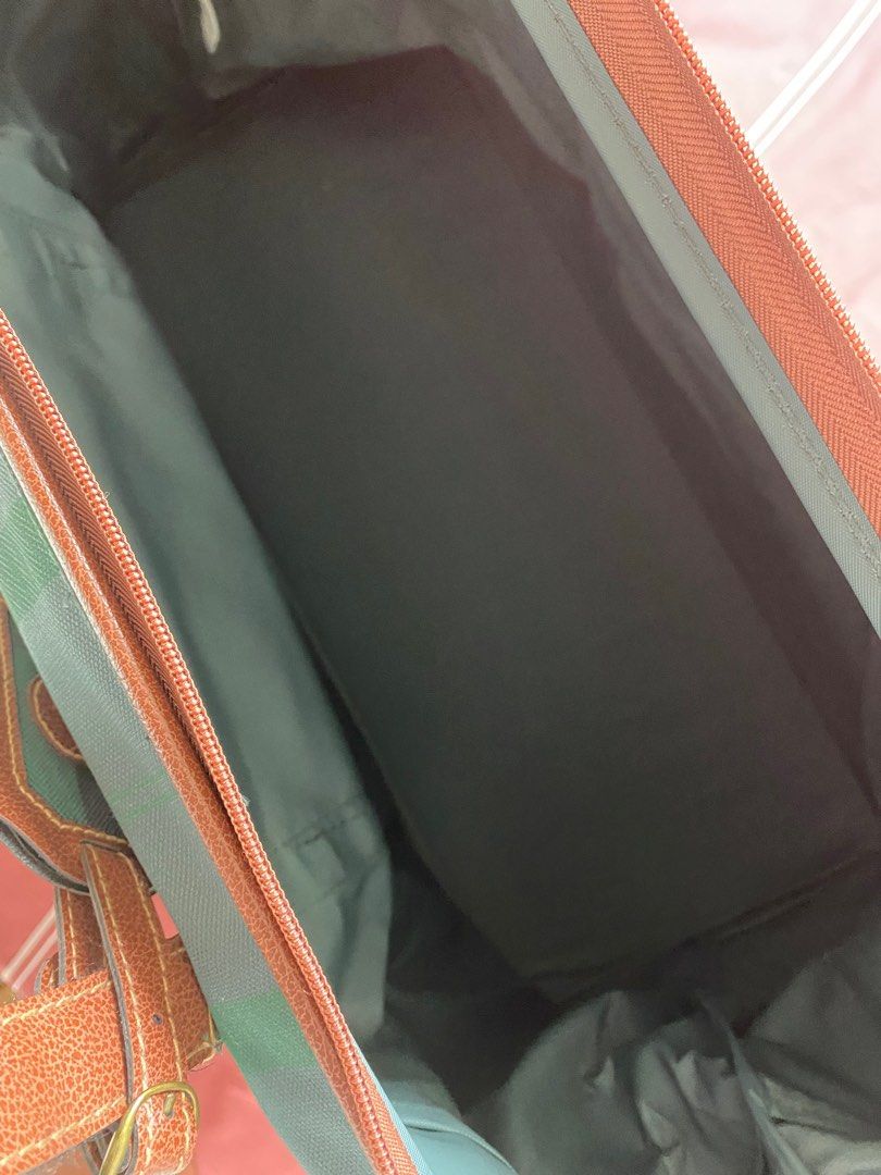 Green Ralph Lauren Bag with Brown Straps Duffle Bag Polo Weekend Bag (Category: Bags & Wallets) located in Singapore. Submitted by pixieeelotte (Listing ID 1372622825, Image 3). Description: ✨Length 53cm ✨Width 25cm ✨Height 36cm ✨Handle about 15cm ✨Postage options available or meet up to our convenience ✨Pm if interested ;).