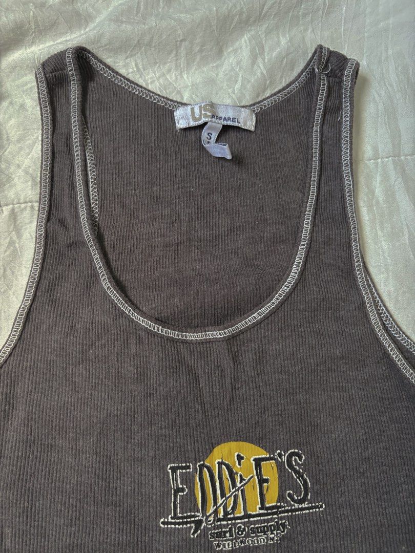 grey cotton tank top (Category: Sleeveless) located in San Antonio. Submitted by lostnfoundph (Listing ID 1372504829, Image 2). Description: fits s-m.