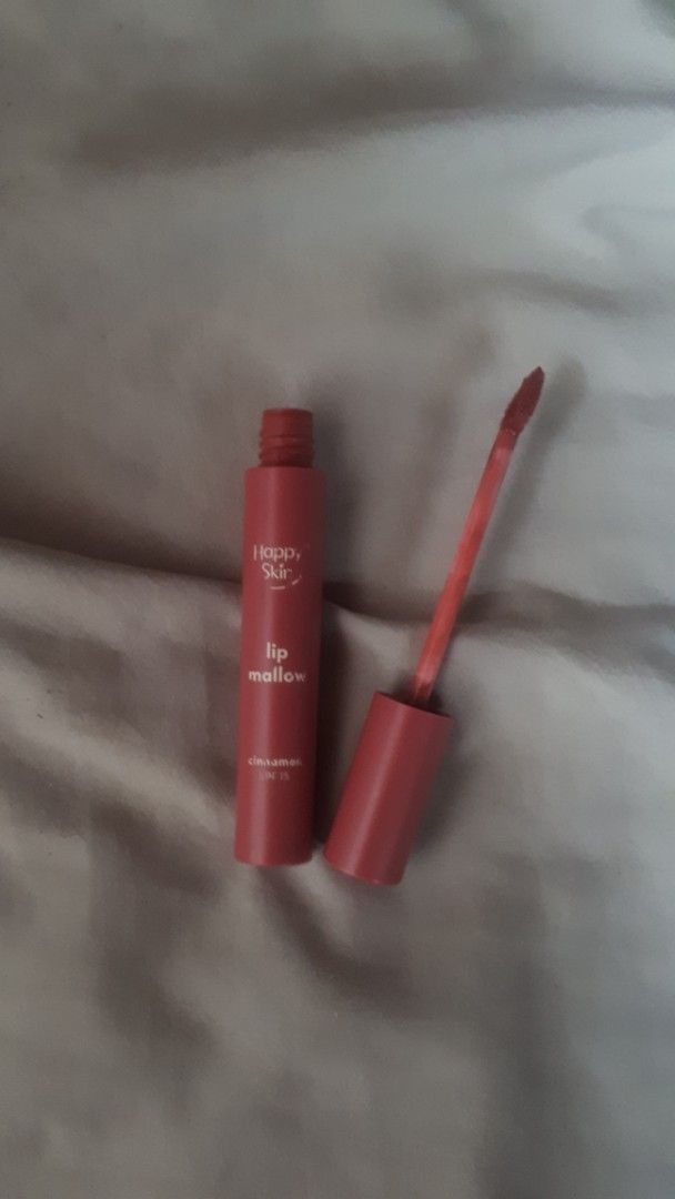 Happy skin lip mallow (Category: Makeup) located in Bangued. Submitted by de_clutterrr (Listing ID 1372563249, Image 3). Description: - old packaging - shade cinnamon, color slightly different due to lighting - used a few times but still mostly full - rfs: naka stock lang, need funds - dm for more info.