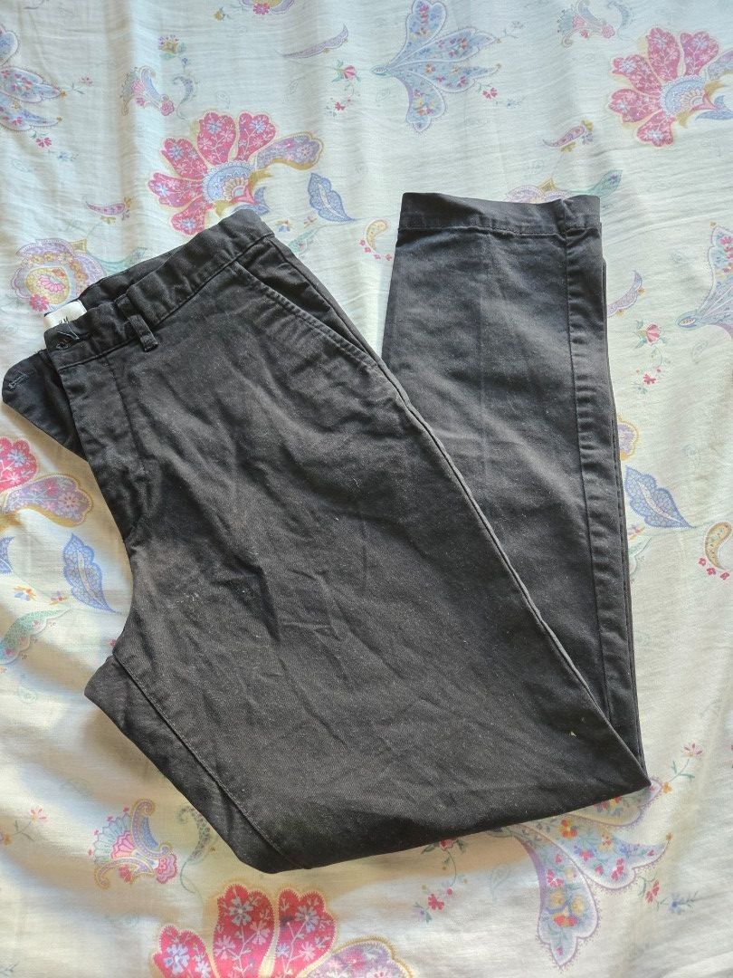 H&M Chino Pants Bundle (Category: Chinos) located in Manila. Submitted by engrap (Listing ID 1364582411, Image 3). Description: Take all for 600 only Grey - 30Wx37L Navy Blue - 31Wx37L Black - 32Wx39L.