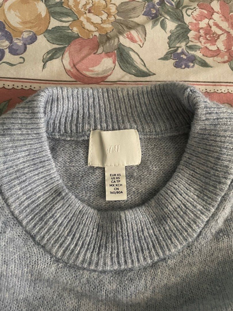 h&m pastel light blue knit sweater (Category: Coats, Jackets and Outerwear) located in Calamba. Submitted by ggyureis (Listing ID 1372520095, Image 2). Description: wts h&m cozy sweatshirt ✿ ₱500 + shipping fee — size xs on tag but can fit up to medium & even large — no flaws, 10/10 condition rfs: need funds 🗺️ calamba, laguna mop : gcash only :9 mod : jnt ( shouldered by buyer ) u can search @moomik for proofs, it’s my main acc here sa carousel