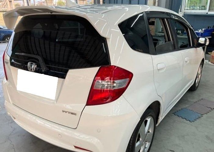 由 vivian19932004 (刊登 ID 1372561951，圖片 1) 提交，位於 新北市 (New Taipei) 的 Honda Fit 2014款 白色 (類別：汽車出售)，說明：💥認證中古車 歡迎你來帶回家💥 💥車輛應有盡有 趕緊來搶便宜💥 ⚠️車商賣車 同行勿擾⚠️ 🔹廠牌型號: Honda Fit 2014款 白色 🔹行駛里程: 11萬 🔹引擎燃料: 汽油 🔹出廠年份: 2014年 🔹排氣量: 1.5L 🔹變速系統: 自排 🔹驅動系統: 2WD 🔹車門: 5門5座 💎五大保證💎 💯里程保證 💯無營業車 💯無泡水車 💯無重大事故 💯車身引擎號碼無非法變造 💯非計程車 💎 安心保障💎 ✅ 第三方認證 & 專業鑑定 ✅ 無泡水、無重大事故、無營業車 ✅ 里程保證，原鈑件可認證 ✅ 車況透明，不符認證表全額退費 ◎歡迎私訊預約賞車◎ ⭐️謝絕車商 ⭐️周一至周日 早上10點到晚上18點 ⭐️不限地區，專人一對一服務 ⭐️賞車前請提