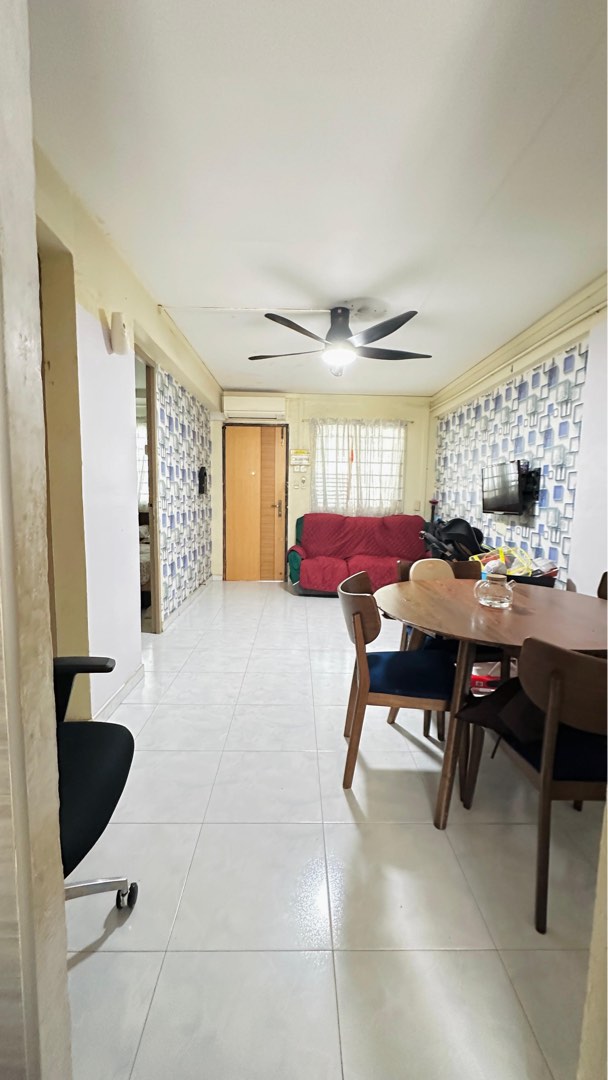 (Category: ) located in . Submitted by lovemovers (Listing ID 1372590544, Image 1). Description: .