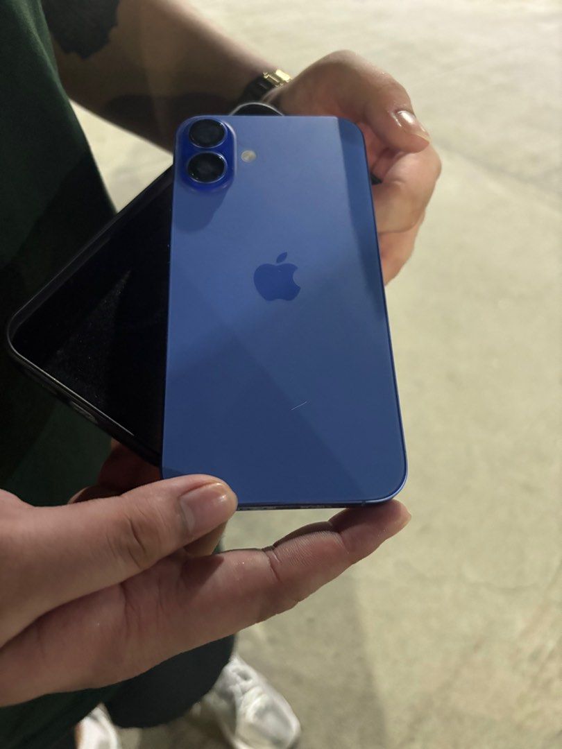 Iphone 16 plus (Category: iPhone 16 Series) located in Cabuyao City. Submitted by adelaideee_ (Listing ID 1372650511, Image 1). Description: 16 plus 256 gb like new di masyado nagagamit. fresh from power mac rfs: upgrade to 16 pro max .