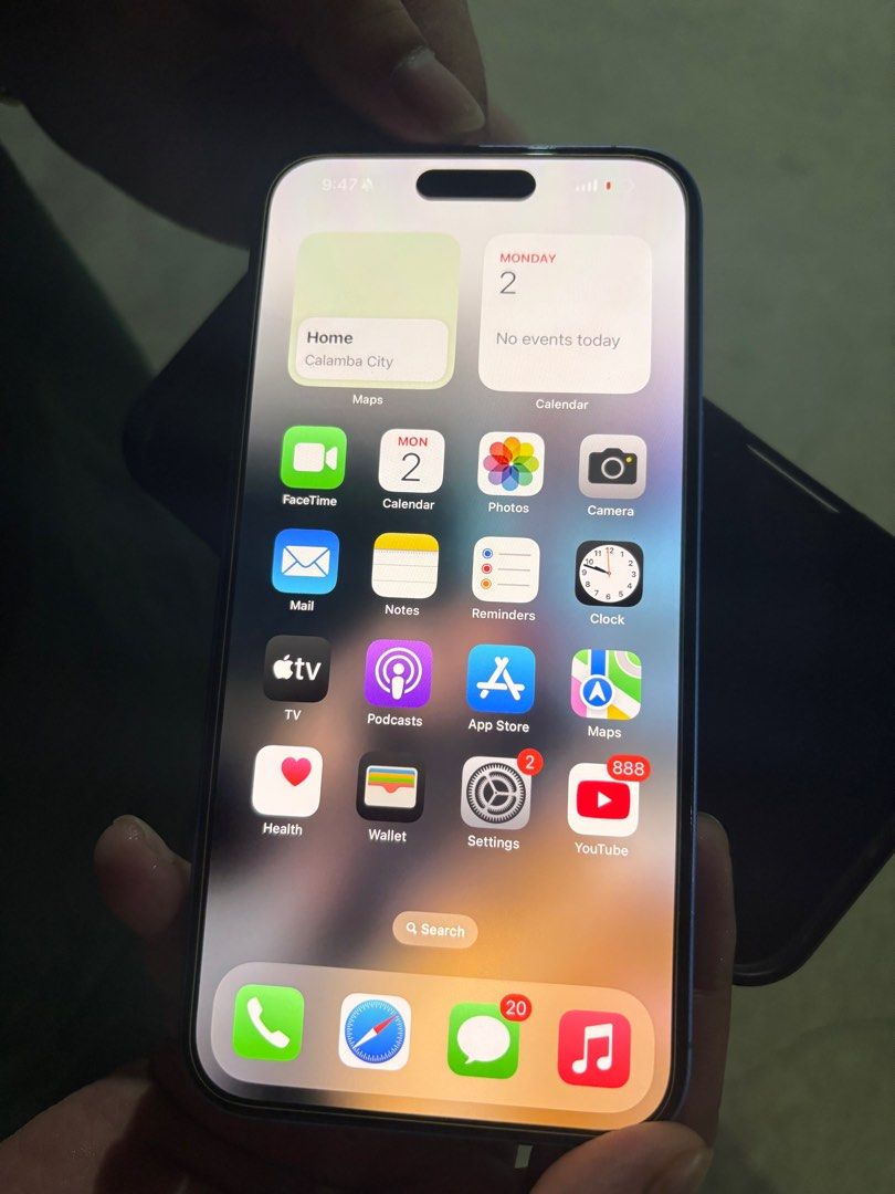 Iphone 16 plus (Category: iPhone 16 Series) located in Cabuyao City. Submitted by adelaideee_ (Listing ID 1372650511, Image 2). Description: 16 plus 256 gb like new di masyado nagagamit. fresh from power mac rfs: upgrade to 16 pro max .
