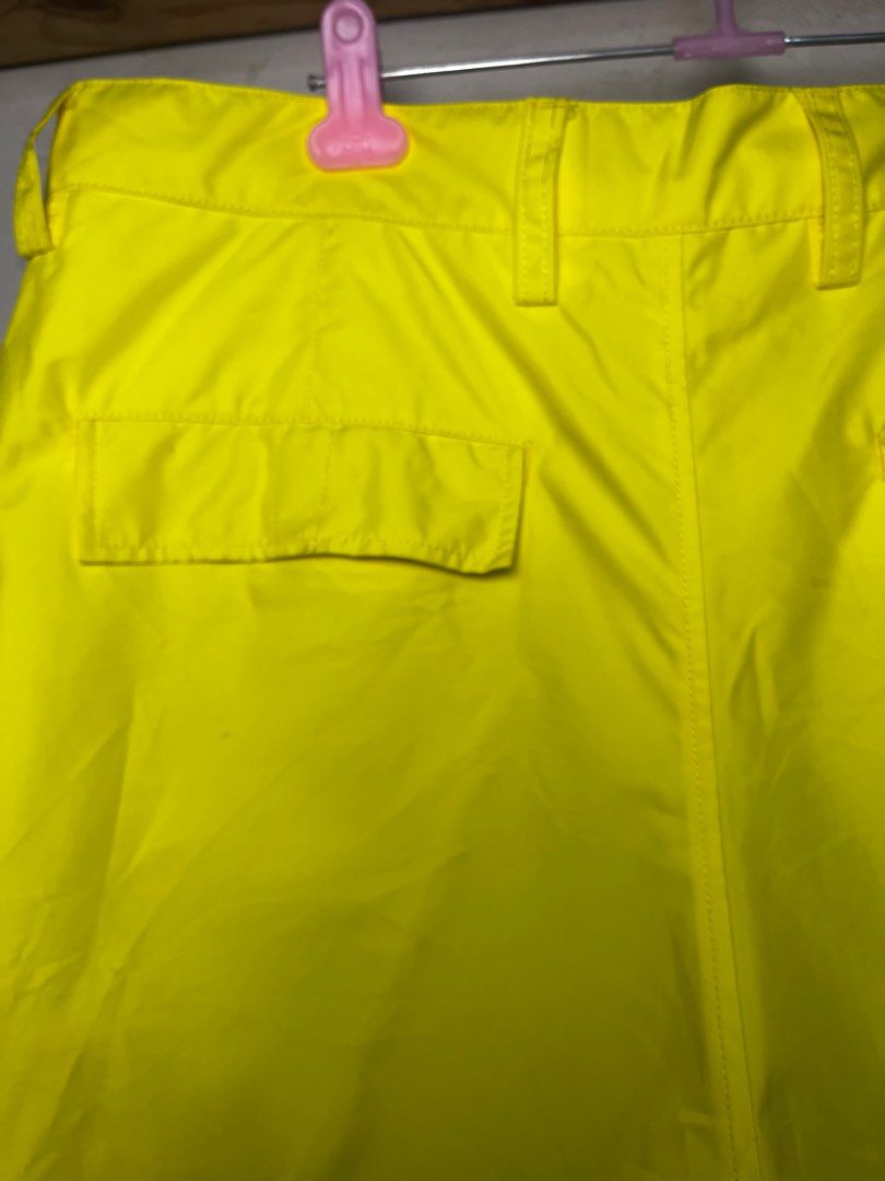 J. Lindeberg Golf short (Category: Shorts) located in Baguio. Submitted by lattethrift21 (Listing ID 1372605938, Image 3). Description: J Lindeberg Golf short Size 34-35 waist Length: 21.5 Width: 19 Leg opening : 11 No issue Excellent Condition like new Free shipping Baguio loc .