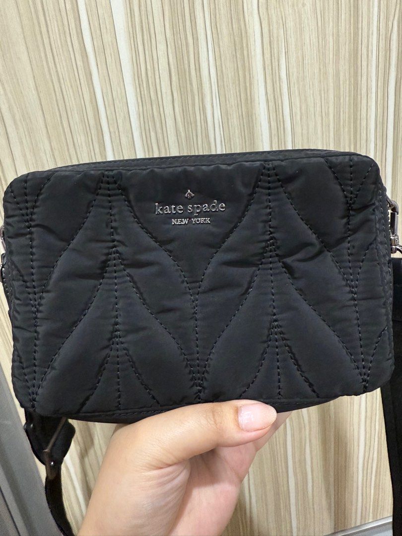 Kate Spade Ellie double zip camera bag (Category: Luxury Bags & Wallets) located in Pasig City. Submitted by abbyrds (Listing ID 1372588234, Image 1). Description: Authentic Kate Spade Black with slight fading on top part Excellent used condition .