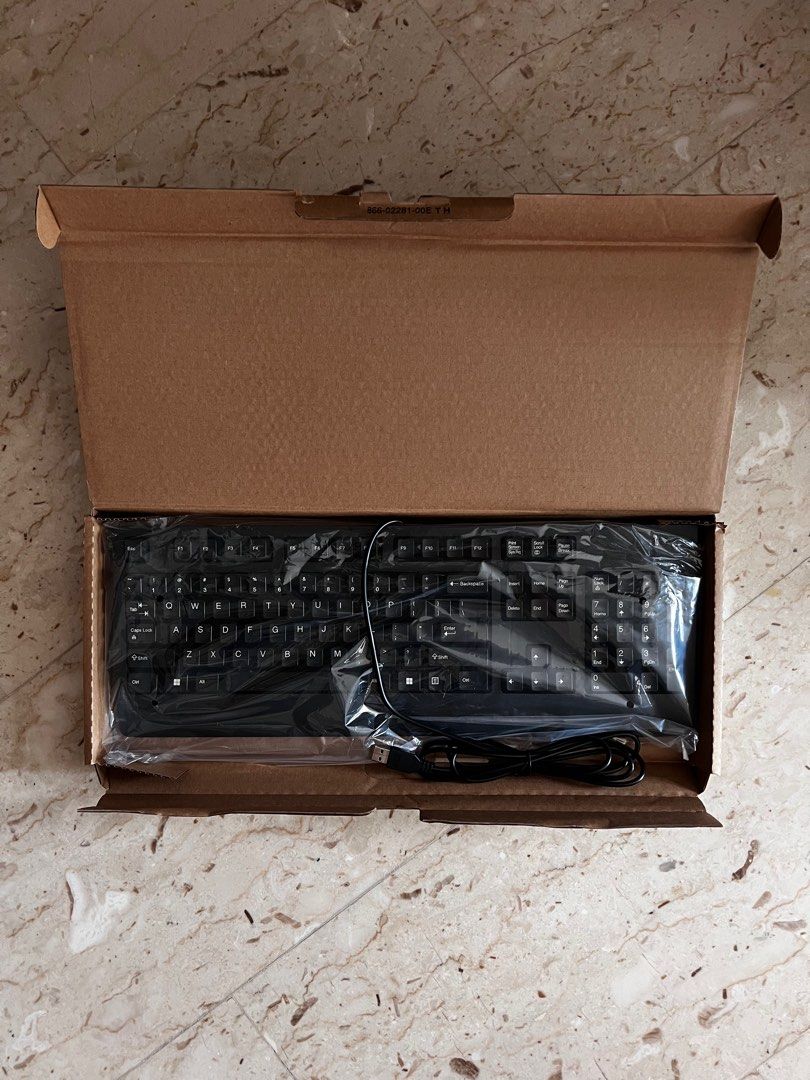Lenovo Keyboard (Category: Computer Keyboard) located in Singapore. Submitted by chj123 (Listing ID 1372533390, Image 1). Description: .