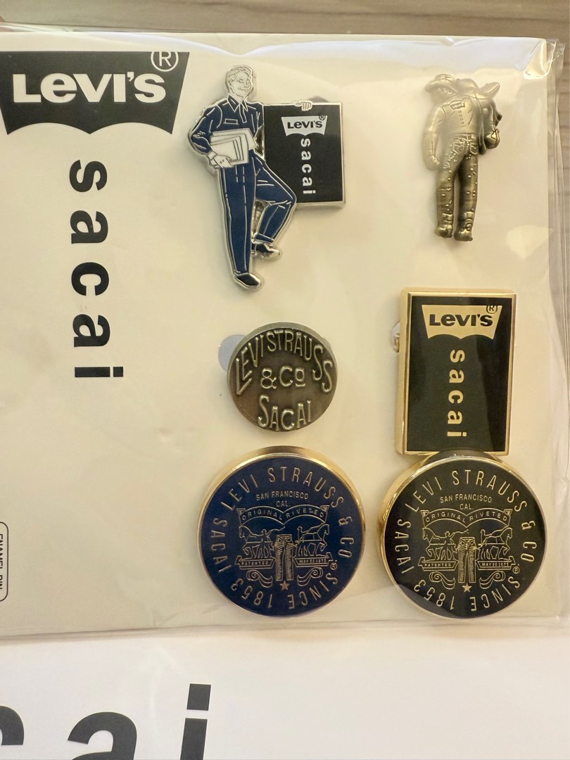levis_x_sacai_pin_set_gold_174
