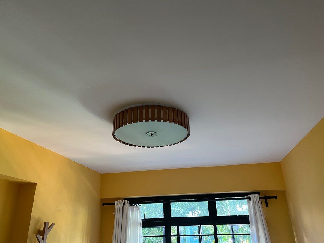 Light (Category: Lighting) located in Singapore. Submitted by awsome53341 (Listing ID 1372586063, Image 3). Description: big celling light -nice looking .