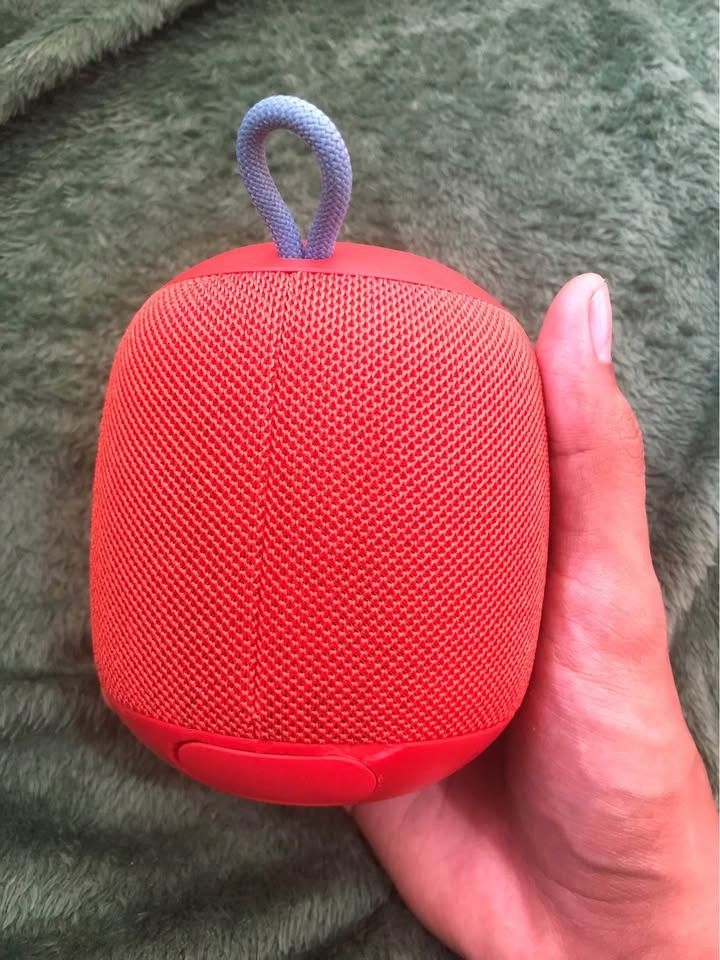 Logitech Ultimate Ears WONDERBOOM Portable Waterproof Bluetooth Speaker (Category: Soundbars, Speakers & Amplifiers) located in Cavite. Submitted by fortniteogaccount1 (Listing ID 1372569054, Image 1). Description: Bought in hongkong, yes po original po ito. Goods kaayo ang sounds, gamay pero kusog kaayo, dali ra bitbiton Waterproof and dustproof! 10 hrs battery life, bluetooth connection Pwedeng iconnect ng sabay sa isa pang wonderboom speaker m