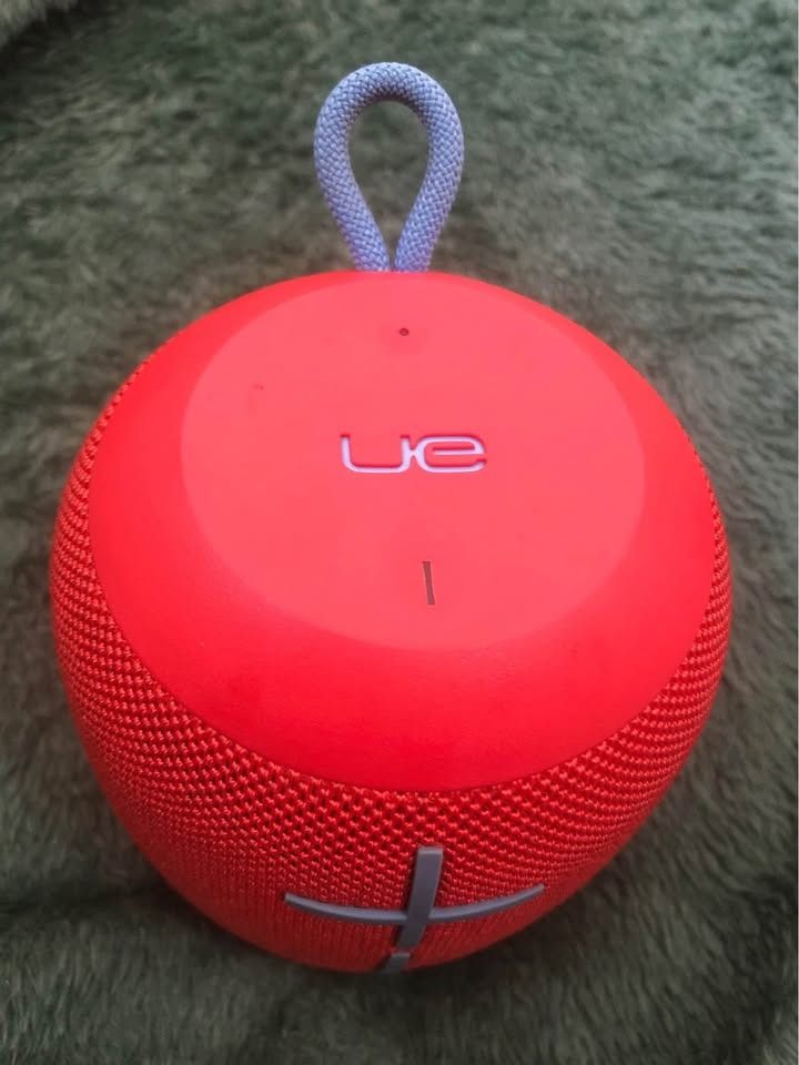Logitech Ultimate Ears WONDERBOOM Portable Waterproof Bluetooth Speaker (Category: Soundbars, Speakers & Amplifiers) located in Cavite. Submitted by fortniteogaccount1 (Listing ID 1372569054, Image 3). Description: Bought in hongkong, yes po original po ito. Goods kaayo ang sounds, gamay pero kusog kaayo, dali ra bitbiton Waterproof and dustproof! 10 hrs battery life, bluetooth connection Pwedeng iconnect ng sabay sa isa pang wonderboom speaker m