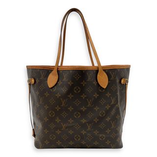 (Category: ) located in . Submitted by carousellluxury (Listing ID 1372169296, Image 1). Description: .