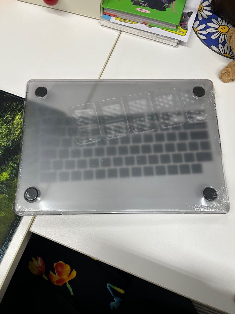 MacBook Pro M14 M4 Case Brand New (Category: Other Accessories) located in Taguig. Submitted by cee_tee (Listing ID 1372490161, Image 2). Description: Brand New, Sealed with Keyboard cover RFS: decided to use a laptop sleeve instead.