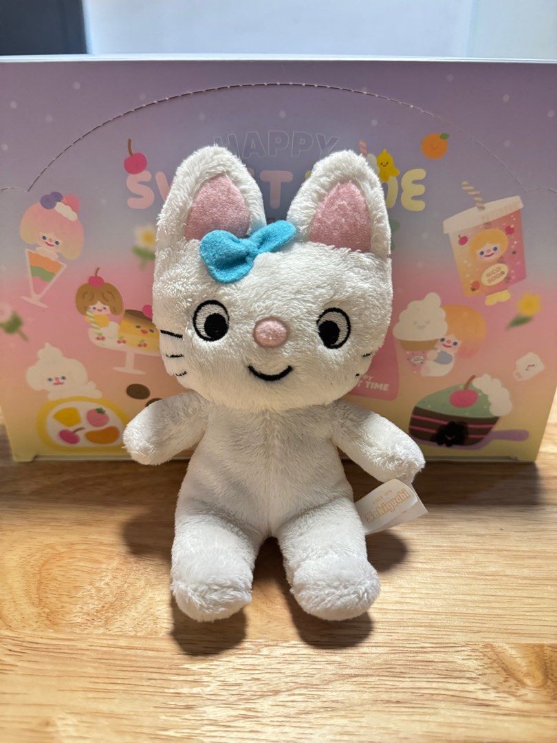 Miniso Captain marvel and cat plush (Category: Plushies & Soft Toys) located in Marikina City. Submitted by miecollectibles (Listing ID 1372575078, Image 2). Description: Set only for 200 loc: marikina mop: gcash mod: same day delivery or j&t direct.