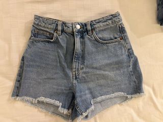 (Category: ) located in . Submitted by elelenaleee (Listing ID 1372483663, Image 1). Description: .