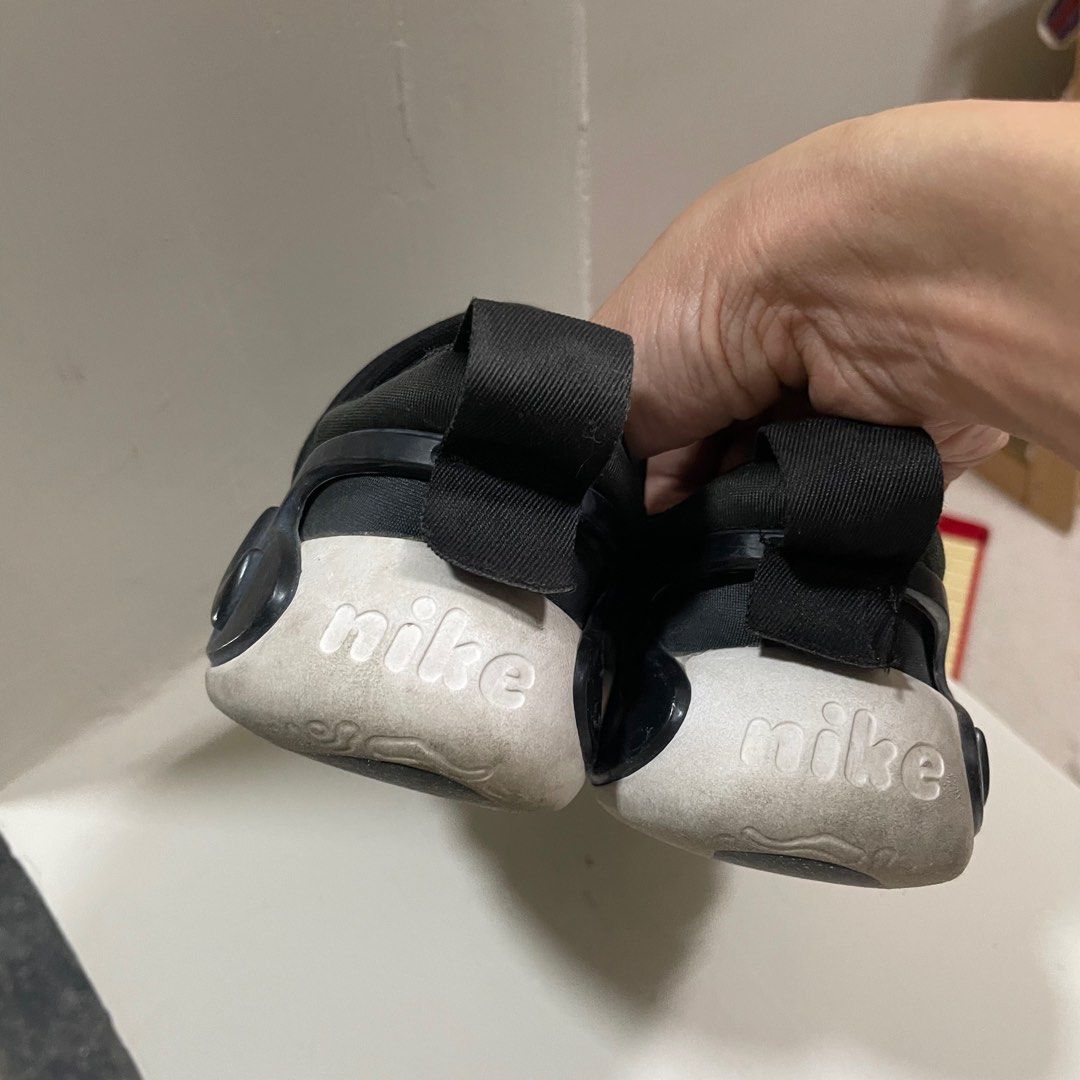 由 gu.gi (刊登 ID 1372527924，圖片 3) 提交，位於 高雄市 (Kaohsiung) 的 ｜Nike 毛毛蟲童鞋（19公分）｜ (類別：嬰兒及兒童流行時尚)，說明：狀況如圖 便宜售出。