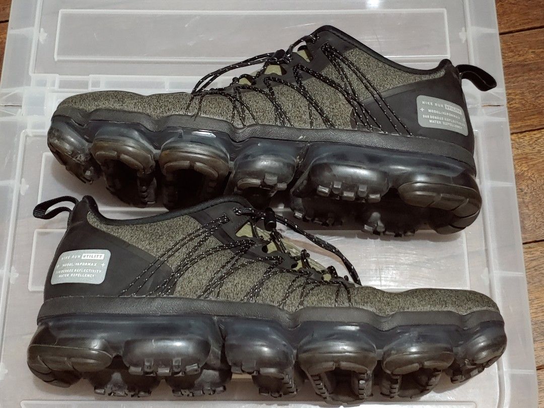 Nike Vapormax (Category: Sneakers) located in Manila. Submitted by retroactive_items (Listing ID 1372638522, Image 3). Description: Size 9.5 US Mens Buyer books shoulders shipping Location: Pateros, M.Mla..