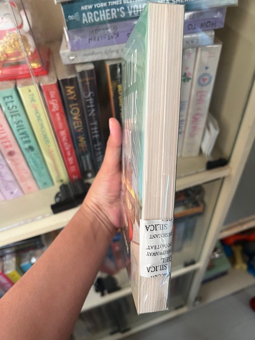 One True Loves US PB (Category: Storybooks) located in Naic. Submitted by stabarding (Listing ID 1372527928, Image 2). Description: .