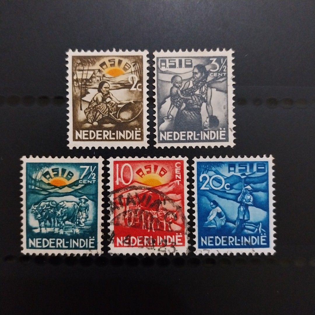 Prangko Nederland Indie (Kategori: Filateli) berada di Jakarta Timur. Dikirim oleh fitriasouvenir (ID iklan 1372665060, Gambar 1). Deskripsi: Prangko nederland indie seri A.S.I.B tahun 1937 Kondisi prangko bagus dan ada yang sudah terpakai (ada cap nya) Seri prangko lengkap Tersedia seri Ned.Indie lainnya.