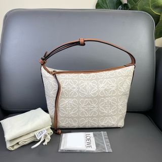 (Category: ) located in . Submitted by collynluxurybag (Listing ID 1372643213, Image 1). Description: .