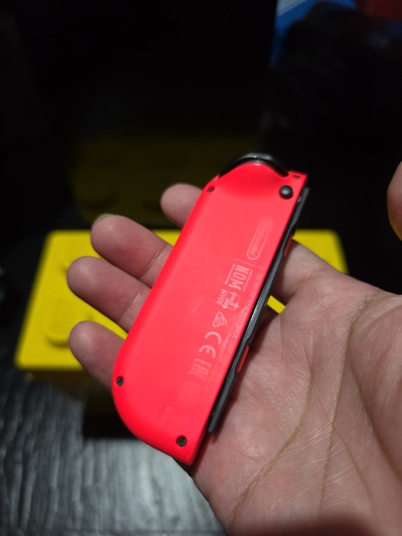 (READ) Nintendo Switch Right Side Joy-con - Red (Category: Computer Keyboard) located in Singapore. Submitted by iamewok (Listing ID 1372556080, Image 3). Description: ***Side leds, SL and SR buttons are not working. Swipe for more pixs, just the official Nintendo right Joy-Con and nothing else. Main buttons are responsive and no joystick drifting issue, can't use in single player mode cos the side buttons are not working. Asking price and collec