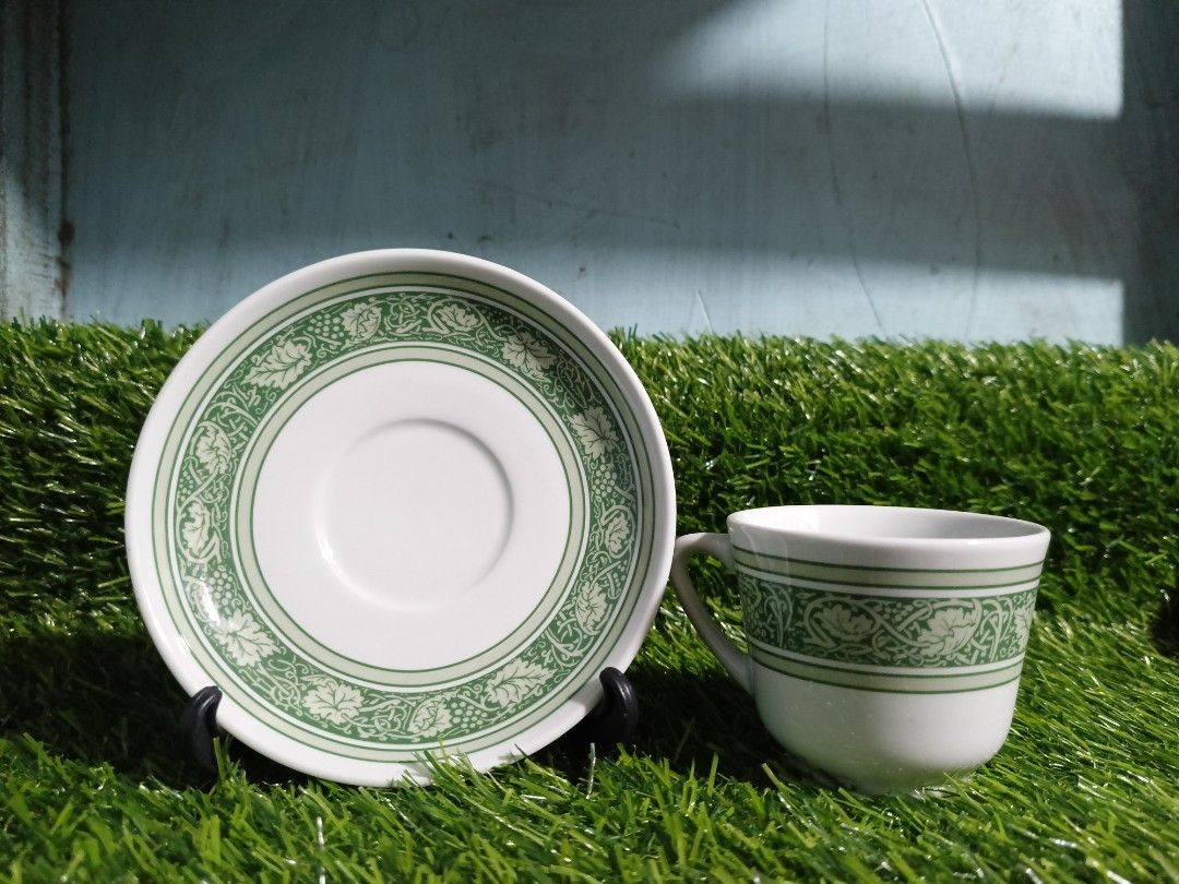 Richard Ginori Teacups (Category: Coffee & Tea Tableware) located in General Santos City (Dadiangas). Submitted by ced_thrifty24 (Listing ID 1372478406, Image 1). Description: Richard Ginori Teacups Green and Red available 1 cup has a small chip but is not visible when placed down. Will not affect the use of the product. Excellent Condition all Selling price + sf 150 The item will be securely wrapped in a polyethylene wrapper placed inside the bo