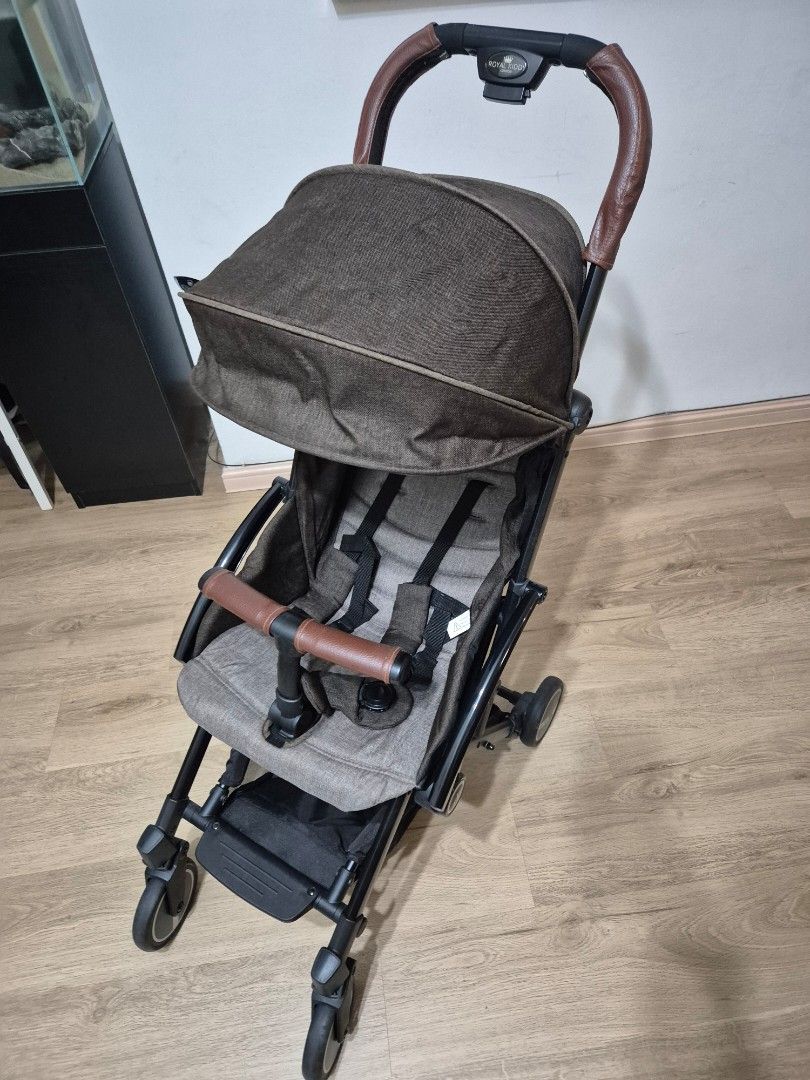 Stroller (Category: Strollers) located in Kuala Lumpur. Submitted by DarkLight3r (Listing ID 1372602867, Image 2). Description: -preloved Royal Kiddy Air Transporter - lightly used, almost new, no defect - COD at Ampang/nearby area.
