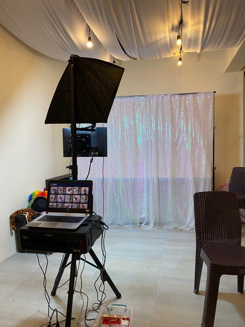 RUSH PHOTOBOOTH SET💙 (Category: Tripods & Monopods) located in Cavite. Submitted by edgadgetph (Listing ID 1372506998, Image 1). Description: Ready to Operate no issue excellent condition.