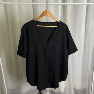 (Category: ) located in . Submitted by lorenzothrifted (Listing ID 1372528598, Image 1). Description: .