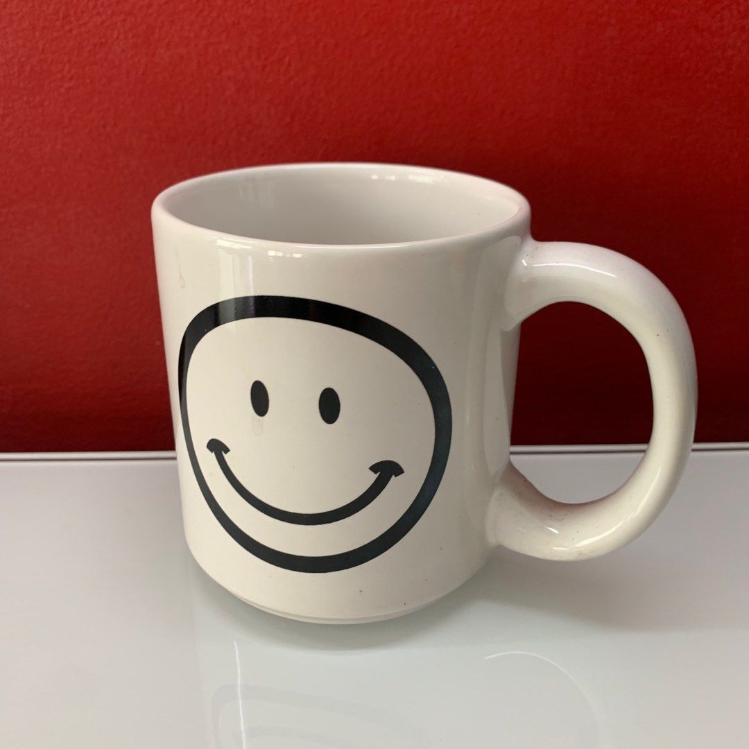 Smiley Glass Mug (Category: Other Kitchenware & Tableware) located in Manila. Submitted by coolandchic (Listing ID 1372596489, Image 1). Description: .
