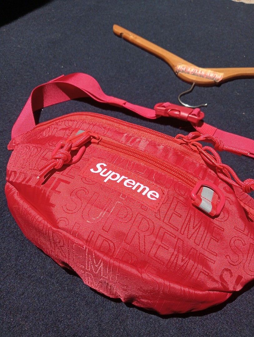 Supreme beltbag (Category: Sling Bags) located in Pili. Submitted by purestuffph (Listing ID 1372499410, Image 3). Description: Supreme beltbag like new condition nylon materials 450 + shipping fee.
