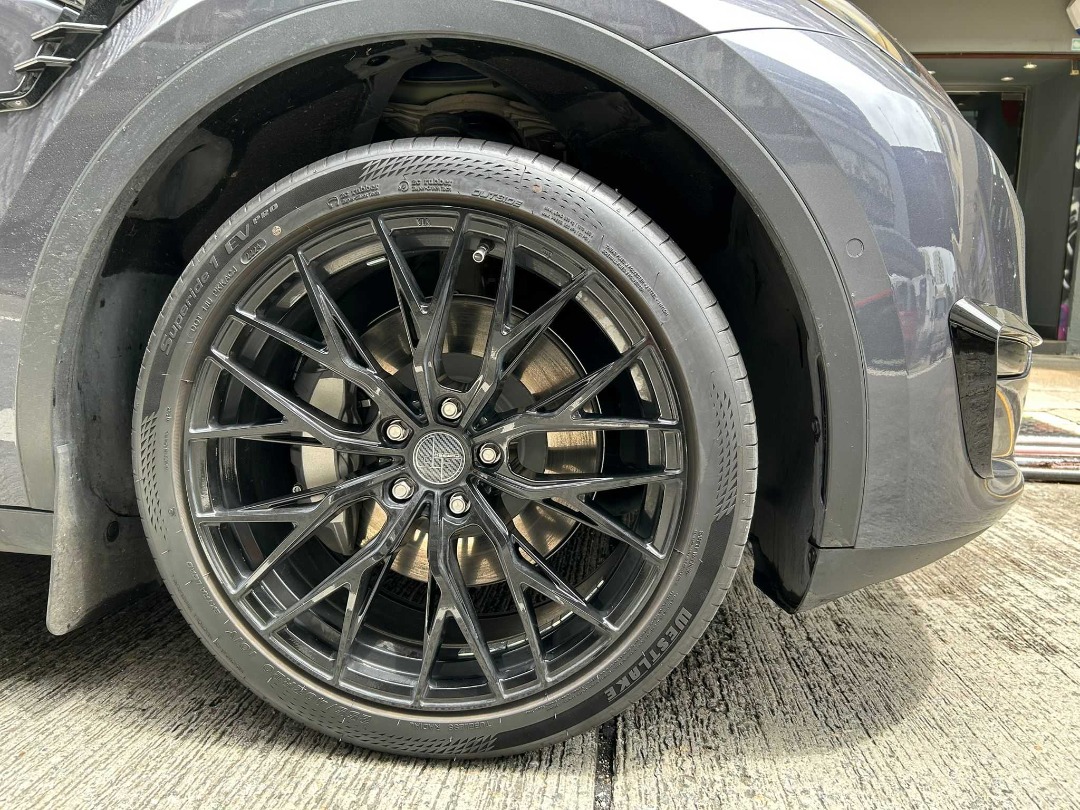 Tesla MODEL Y SR Auto498306530222417928