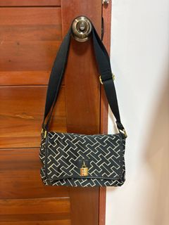 (Category: ) located in . Submitted by jjccly (Listing ID 1372629186, Image 1). Description: .