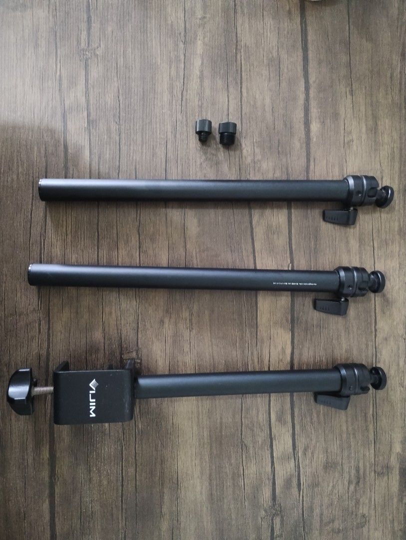 ULANZI Octopus Tripod and and Desk Mount BUNDLE (Category: Tripods & Monopods) located in Quezon City. Submitted by mrgoodgears (Listing ID 1372556916, Image 2). Description: VIJIM by ULANZI LS08 3-stage Desk mount ULANZI MT-11 Flexible Octopus Tripod with FREE tablet/phone clip mount. Selling these as a BUNDLE. Check Youtube for reviews. Compatibility is the buyer’s responsibility. Some minor scratches. What you see is what you get. All sales ar