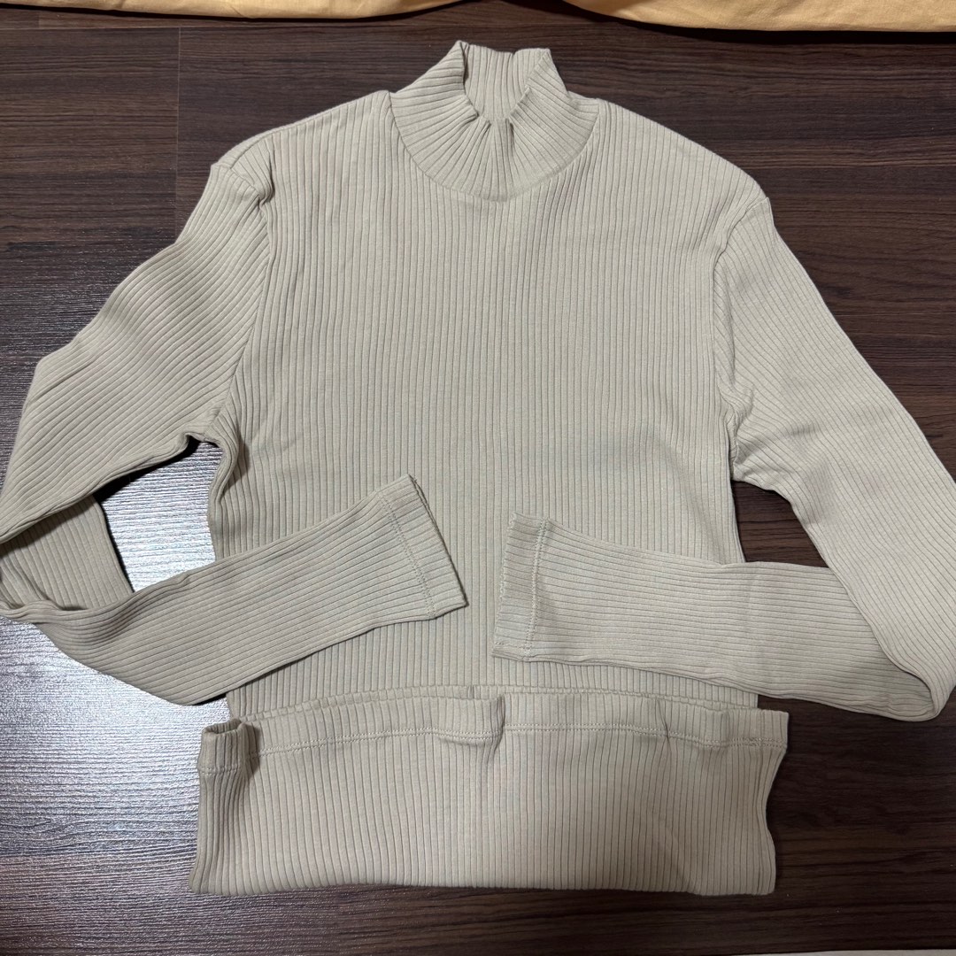 Uniqlo Ribbed Top Inner Wear, Women's Fashion, Tops, Longsleeves on ...