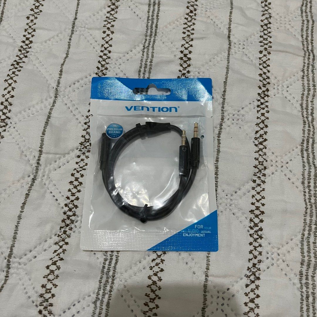 VENTION 3.5mm Stereo Jack Splitter Cable (Category: Other Audio Equipment) located in Cagayan de Oro. Submitted by chenamon (Listing ID 1372518117, Image 2). Description: 📍 Cagayan de Oro City 🧾 Payment: GCash, Maya, BDO 📦 Delivery: - Meet up within CDO - J&T (shipping fee by buyer) BRAND NEW AND SEALED! - 3 pcs available .