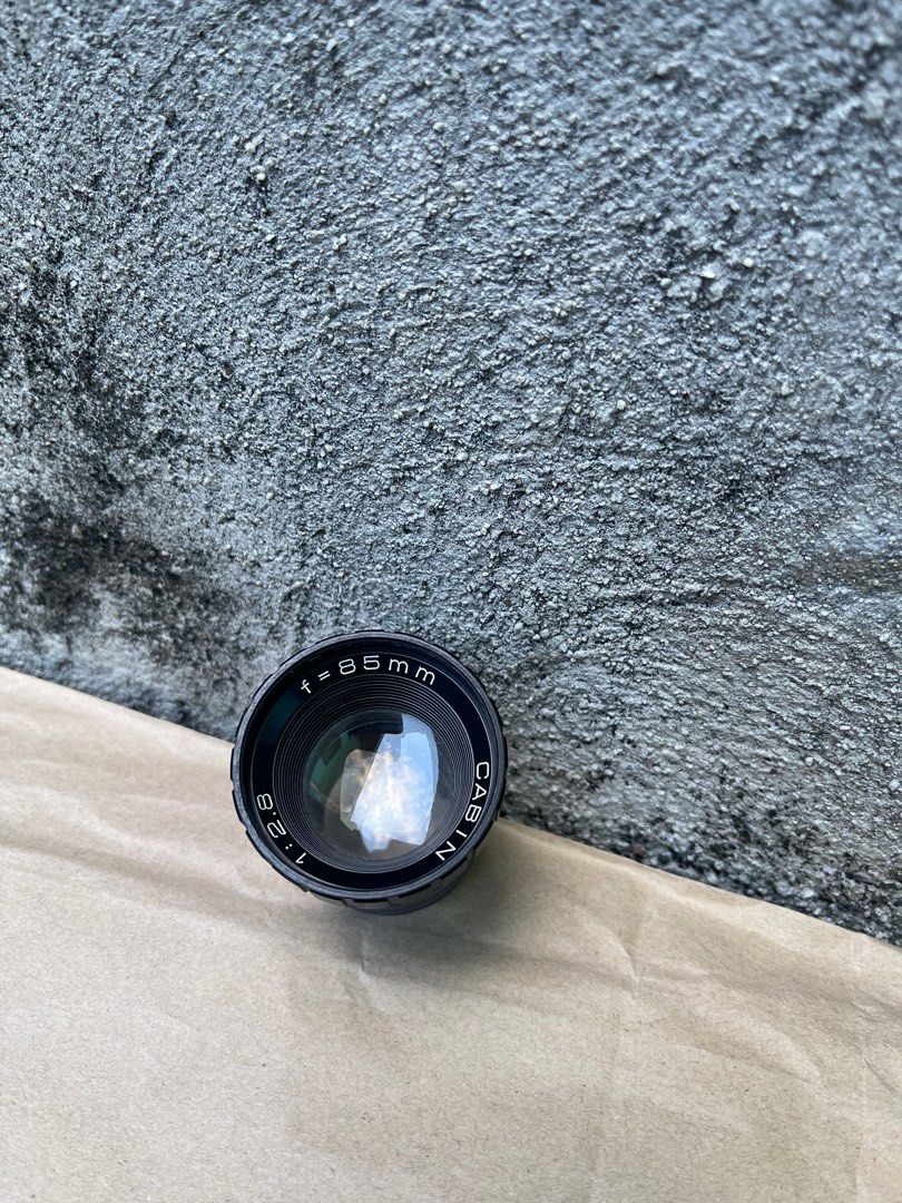Vintage Cabin 85mm Lens Camera (Category: Lens & Kits) located in Manila. Submitted by thevintage90_sretro. (Listing ID 1372559114, Image 1). Description: Vintage Cabin 85mm Lens Camera Good condition As is, Where is 📩.