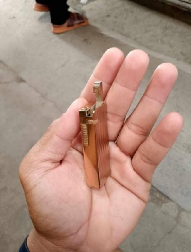 VINTAGE SUNEX LIGHTER (Category: Everything Else Others) located in Caloocan City. Submitted by batchara (Listing ID 1372601073, Image 2). Description: VINTAGE SUNEX LIGHTER GOLD TONE.. WORKING BUT NO GAS.. 1000only MopGcash sf is shoulder of buyer 🙂.
