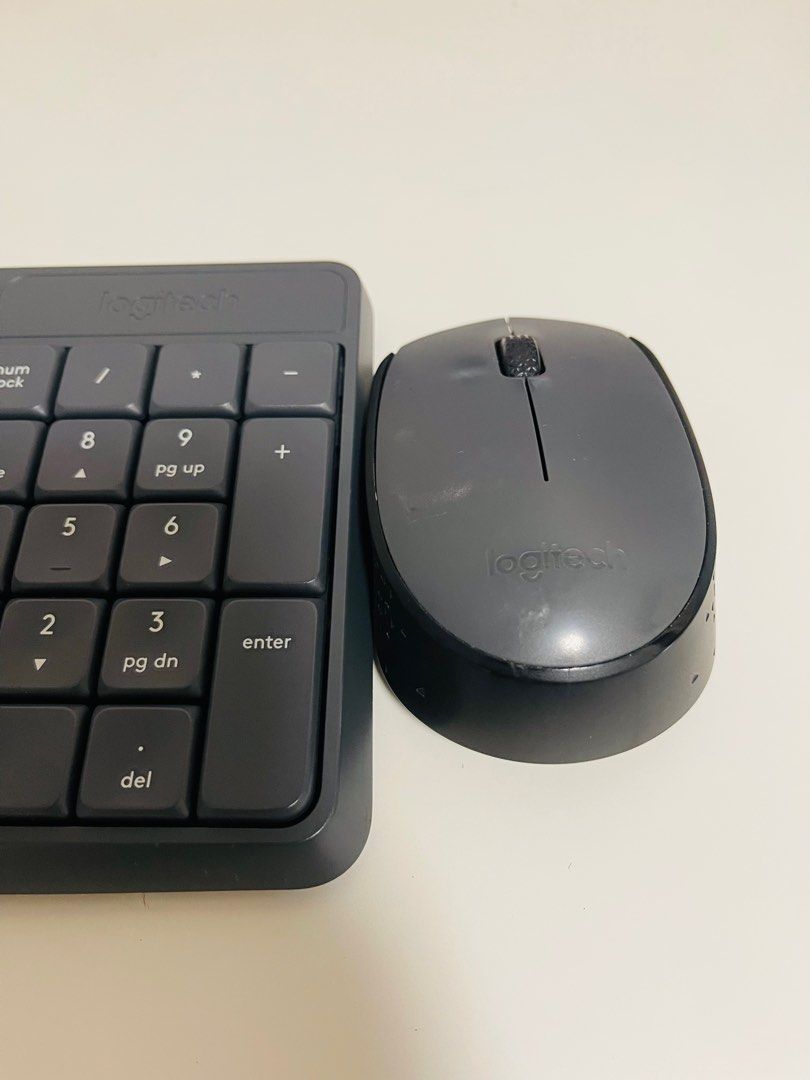 Wireless keyboard and mouse set (Category: Computer Keyboard) located in Singapore. Submitted by misssotongnegotiable (Listing ID 1372586136, Image 2). Description: M170 and K235.