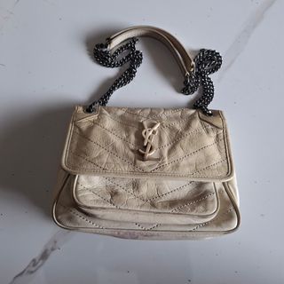 (Kategori: ) berada di . Dikirim oleh mentari.pagi9 (ID iklan 1372472957, Gambar 1). Deskripsi: .