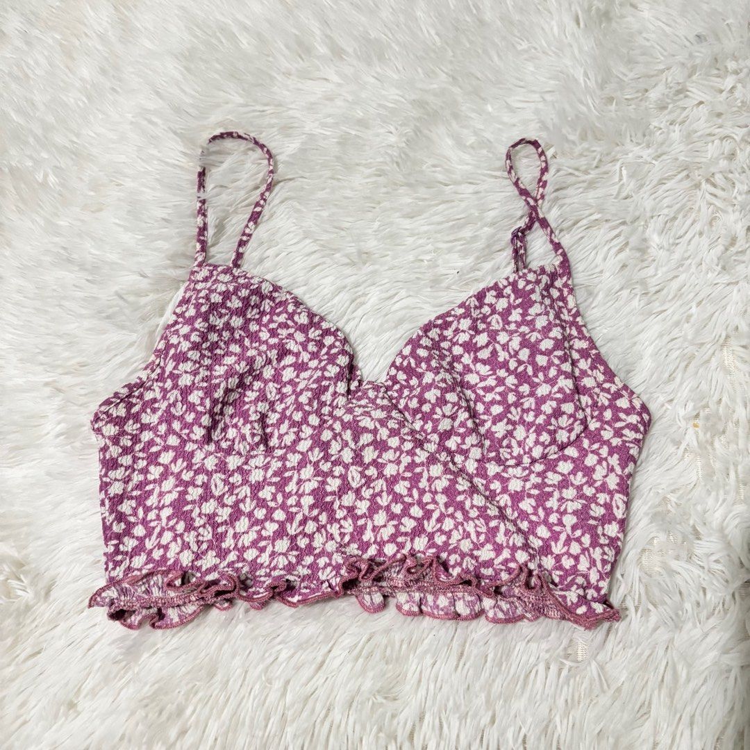 Zara Purple Floral Top (Category: Others Tops) located in Manila. Submitted by chanel0987 (Listing ID 1372622462, Image 1). Description: .