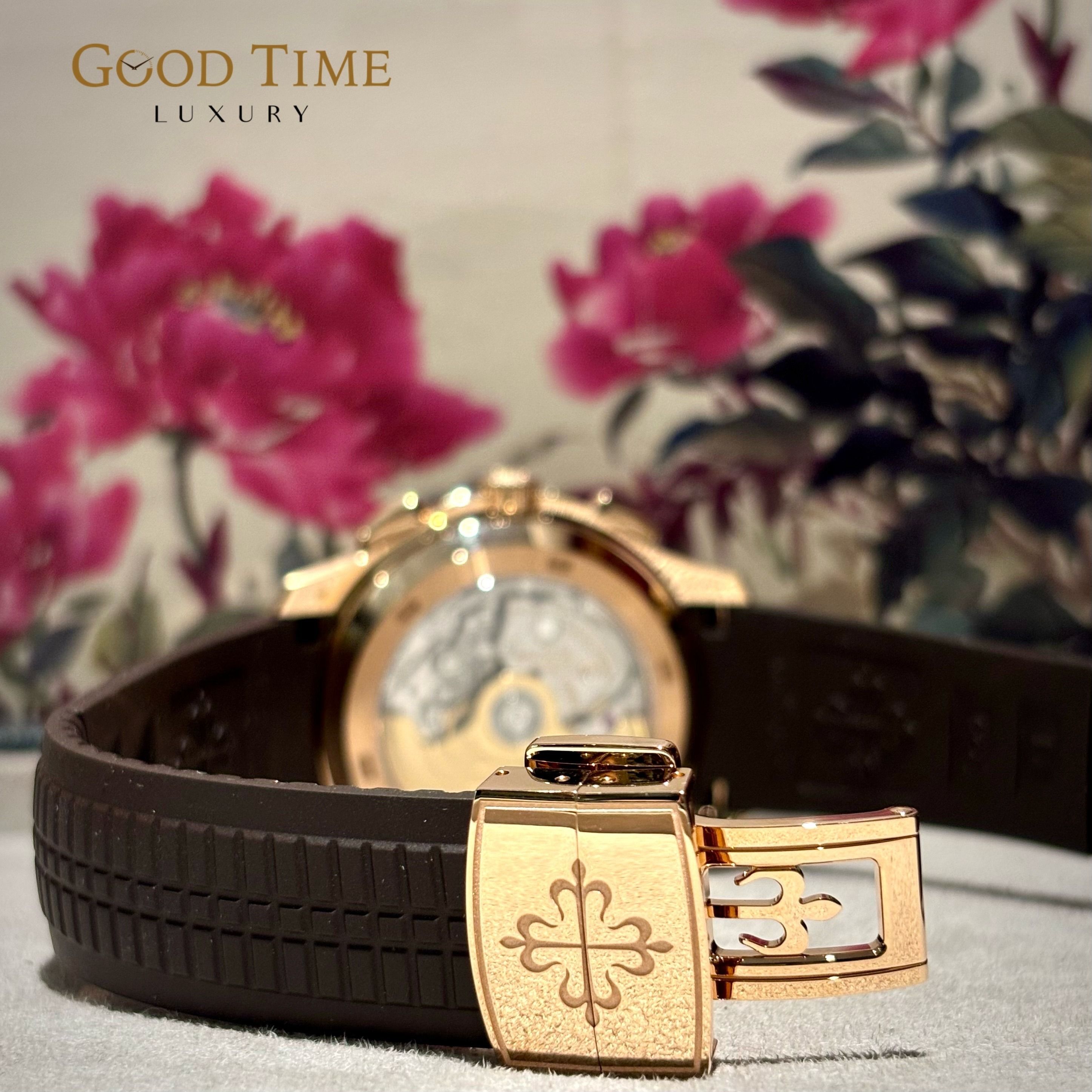 2023 Unpolished Patek Philippe 5968R Aquanaut Rose Gold 42mm (Category: Watches) located in Singapore. Submitted by goodtimeluxury (Listing ID 1375923026, Image 2). Description: Brand: Patek Philippe Model: 5968R Aquanaut Rose Gold 42mm Year: 2023 Box and Papers: Yes Description: Unpolished Mint condition, stickered since day 1 as good as new Payment mode: - Bank Transfer, Paynow, Cash - Additional 2.5% for one time credit card VISA, MASTERS, AME