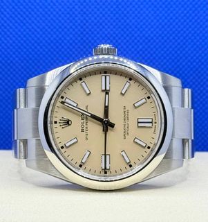 (Category: ) located in . Submitted by cwxwatches (Listing ID 1375853954, Image 1). Description: .