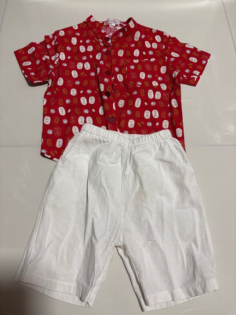 2Y [Preloved] Ministar Collection CNY Set (Category: Babies & Kids Fashion) located in Singapore. Submitted by haydenley_joy (Listing ID 1375993617, Image 1). Description: White pants abit yellowish due to storage Can try to wash off .