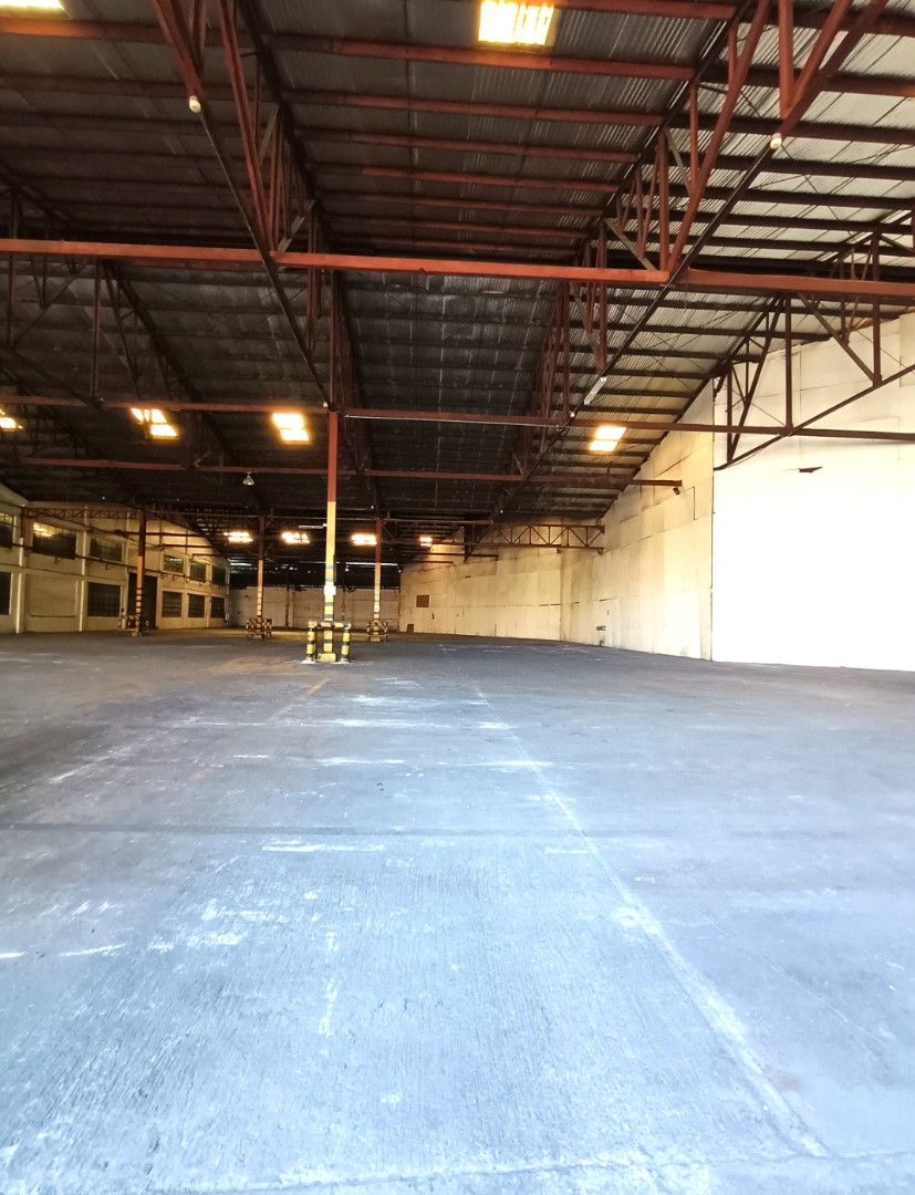 3,000sqm Pasig Warehouse for rent Can divide (Category: Commercial) located in Pasig City. Submitted by shelavi05 (Listing ID 1375848887, Image 1). Description: Warehouse for rent in Pasig Size area : 3,000sqm * can divide minimum 1,000sqm 2,000 sqm 3,000sqm Rate: ₱500 per sqm 40 footer passable high ceiling wide road single phase but upgradable PRC 25261 Under PRC Broker 2610.